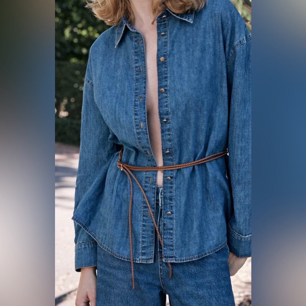 ZARA BELTED DENIM SHIRT 
Color: MID-BLUE * Size: S